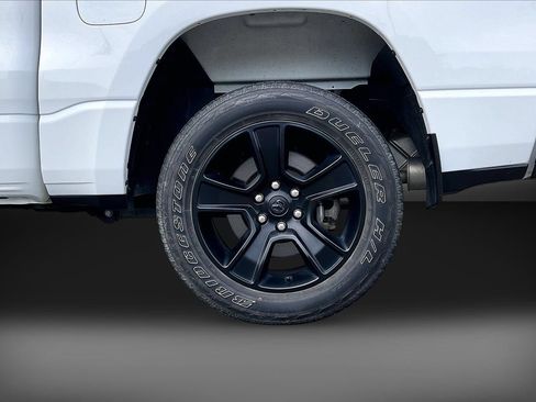 Used 2023 RAM 1500 Big Horn AWD/4WD image 34