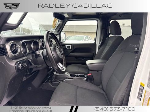 Used 2022 Jeep Wrangler Unlimited Sahara w/ Cold Weather Group AWD/4WD image 3