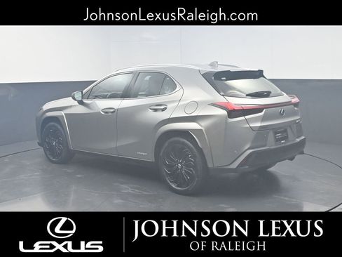 Certified 2022 Lexus UX 250h w/ Premium Package image 7