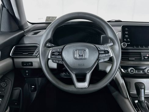 Used 2018 Honda Accord LX image 17
