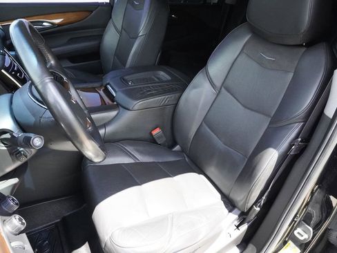 Used 2016 Cadillac Escalade ESV Luxury AWD/4WD image 20