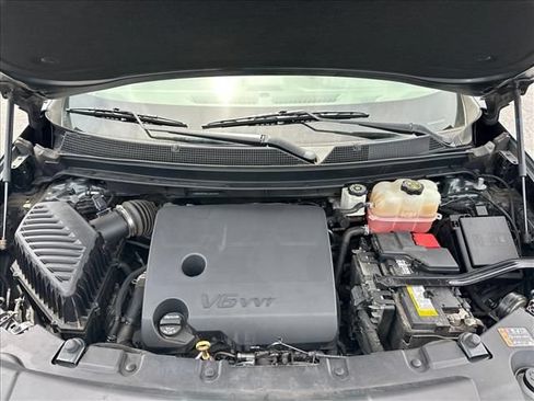 Certified 2020 Chevrolet Traverse LT FWD image 32