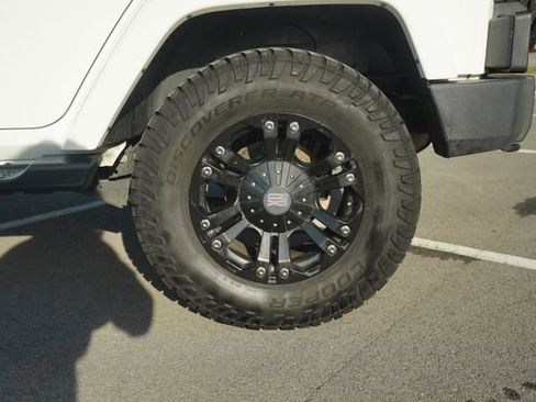 Used 2015 Jeep Wrangler Unlimited Sahara w/ Dual Top Group image 43