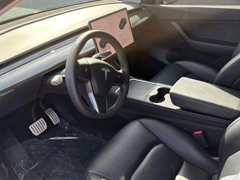 Used 2022 Tesla Model Y Performance AWD/4WD image 10