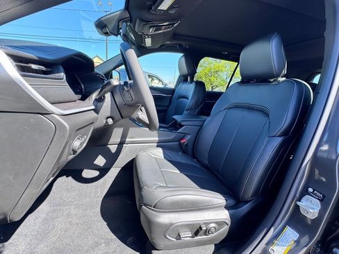 New 2026 Jeep Grand Cherokee Limited AWD/4WD image 13