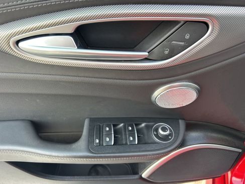 Used 2023 Alfa Romeo Giulia Veloce image 4