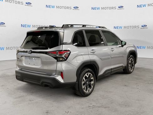 Used 2026 Subaru Forester Premium AWD/4WD image 5