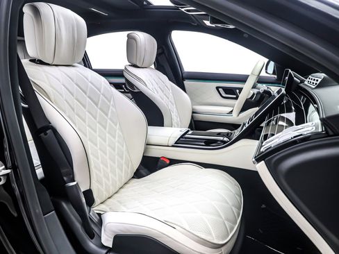 Certified 2025 Mercedes-Benz S 580 4MATIC Sedan image 9