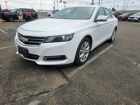 Used 2019 Chevrolet Impala LT FWD image 2