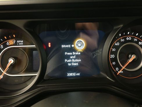 Used 2025 Jeep Wrangler Unlimited Rubicon image 9