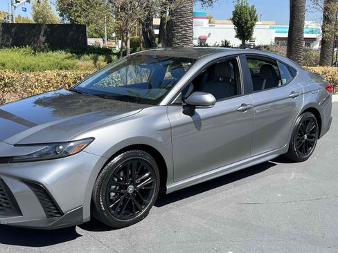 Used 2025 Toyota Camry SE w/ Convenience Package FWD image 44
