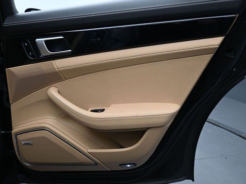 Used 2018 Porsche Panamera 4S w/ Premium Package Plus image 23