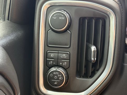 Used 2022 Chevrolet Silverado 1500 LTZ w/ LTZ Convenience Package II RWD image 24