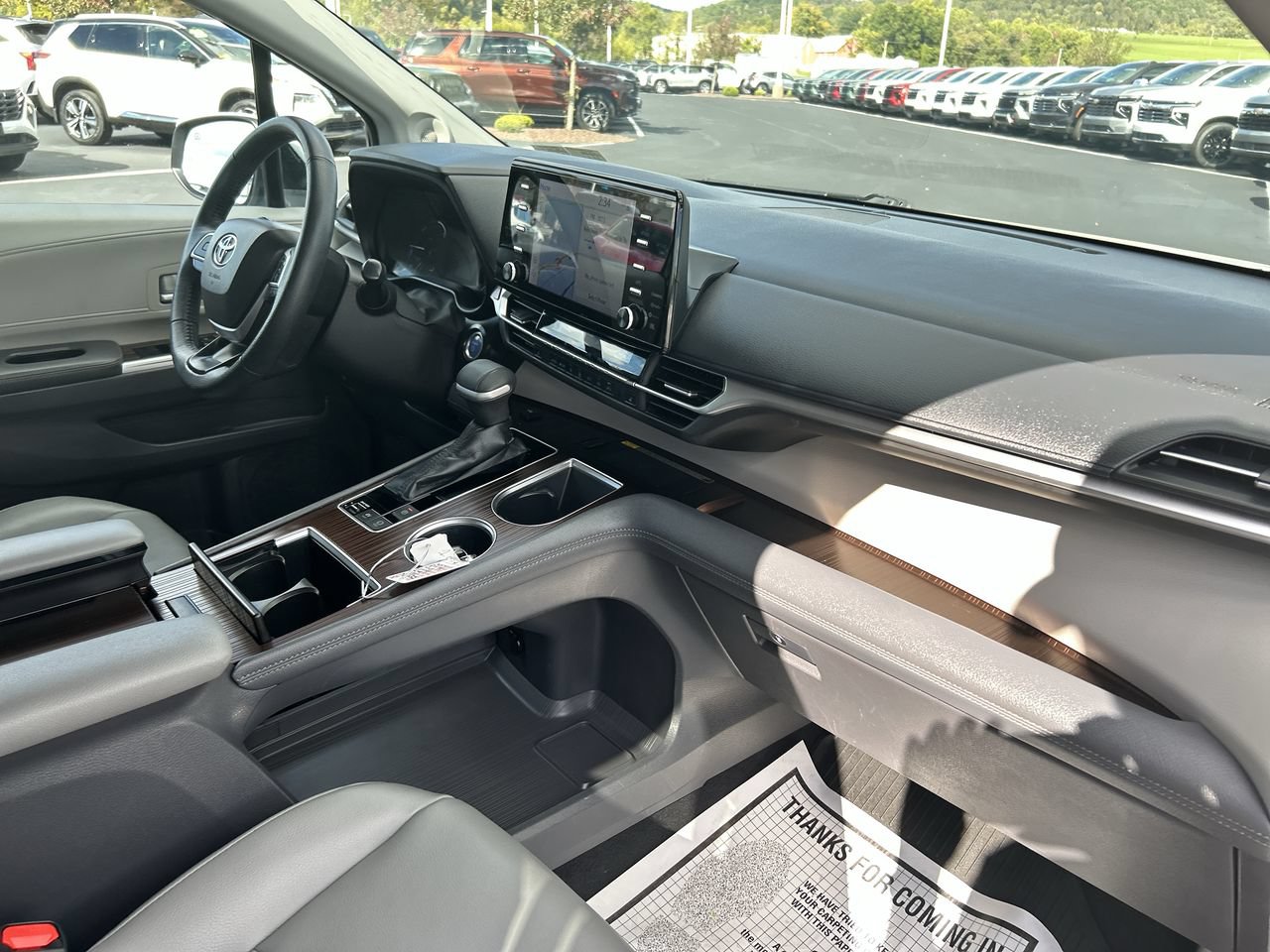Used 2022 Toyota Sienna XLE w/ XLE Plus Package AWD/4WD image 15