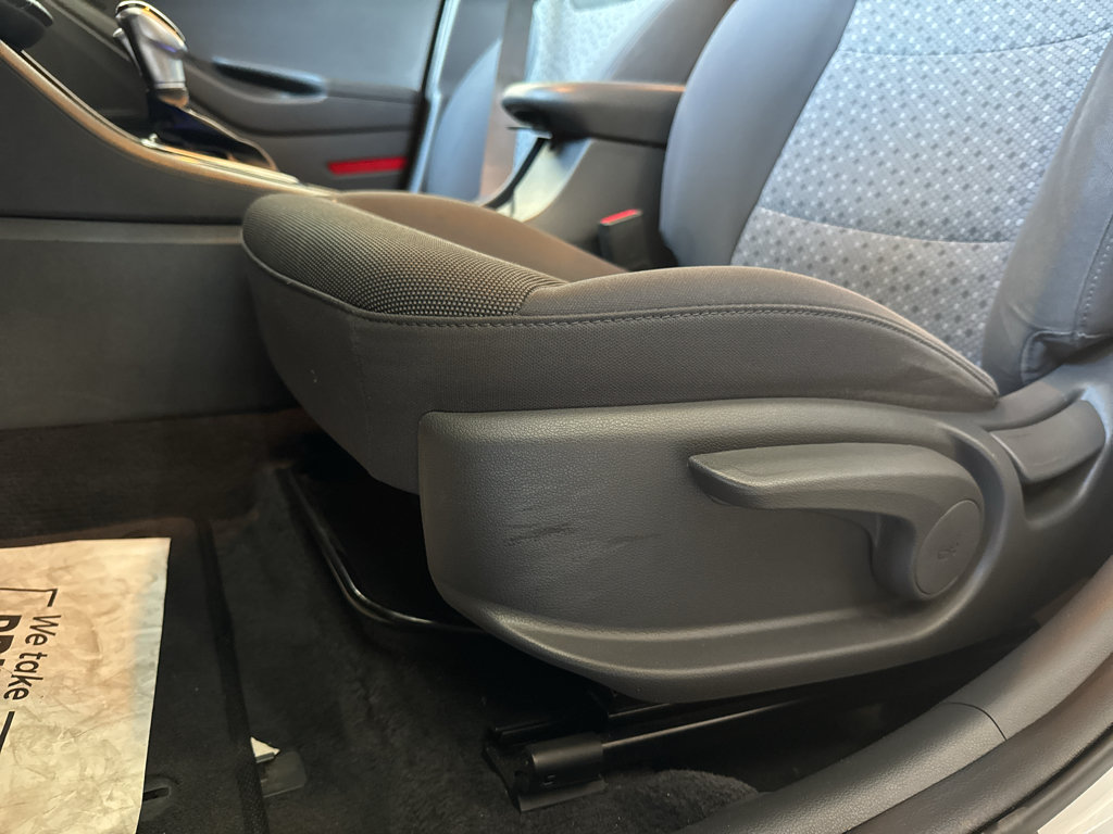 Used 2018 Hyundai Ioniq Blue FWD image 21