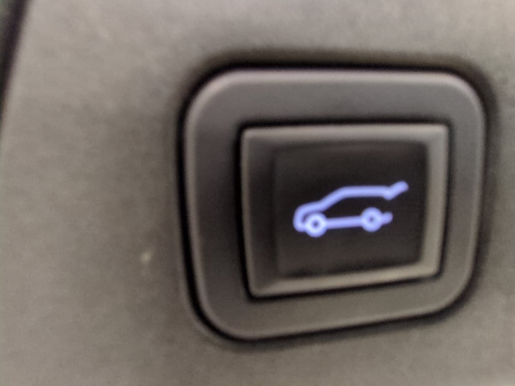 Used 2023 Buick Envision Avenir AWD/4WD image 33