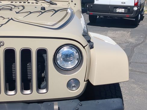 Used 2018 Jeep Wrangler Sport AWD/4WD image 12