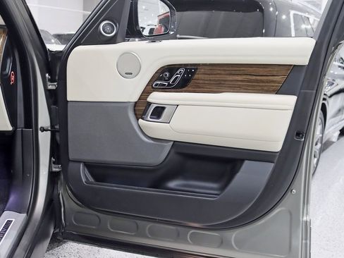Used 2018 Land Rover Range Rover Long Wheelbase Supercharged image 36