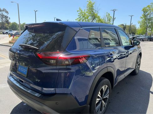 Used 2023 Nissan Rogue SV FWD image 6