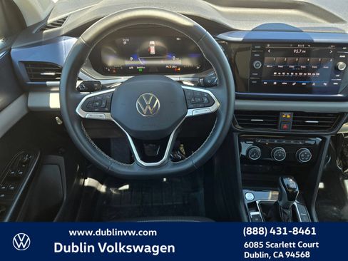 Certified 2023 Volkswagen Taos SE w/ Panoramic Sunroof Package FWD image 12
