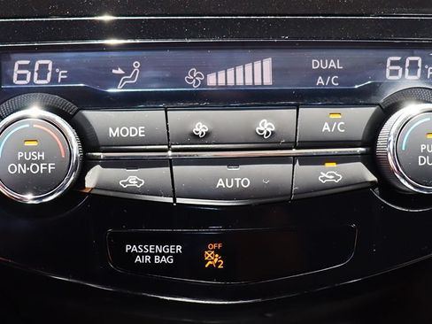 Used 2019 Nissan Rogue Sport SV FWD image 44