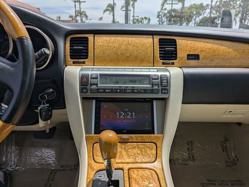 Used 2005 Lexus SC 430 Convertible image 23