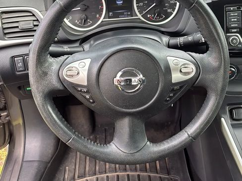 Used 2016 Nissan Sentra SV FWD image 10