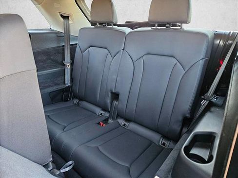 Used 2024 Audi Q7 3.0T Prestige image 18