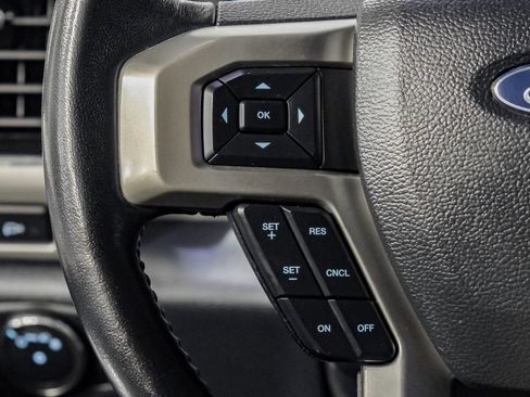 Used 2022 Ford F250 Lariat w/ Black Appearance Package AWD/4WD image 16