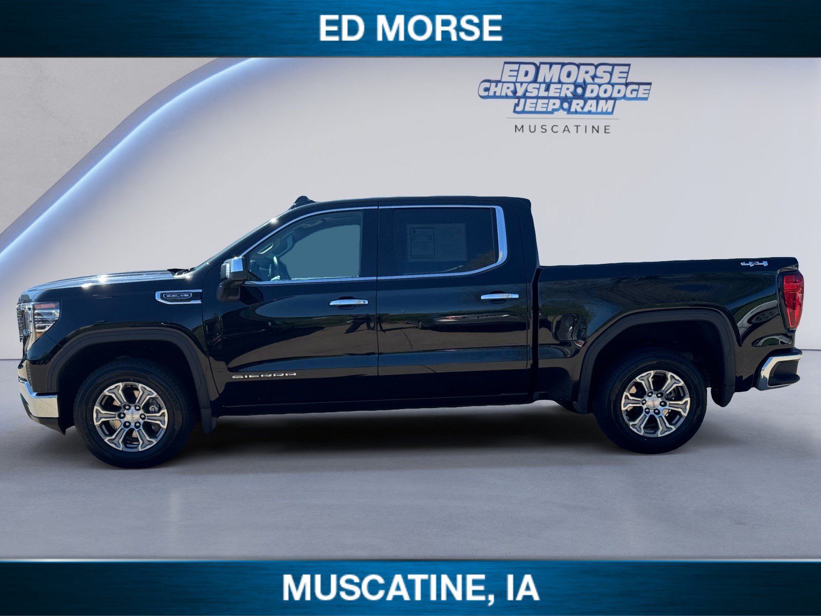 Used 2025 GMC Sierra 1500 SLT AWD/4WD image 2