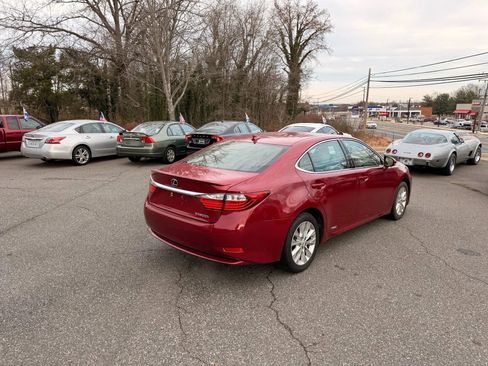 Used 2013 Lexus ES 300h image 6