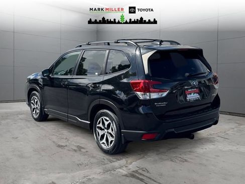 Used 2019 Subaru Forester Premium w/ All-Weather Package AWD/4WD image 3