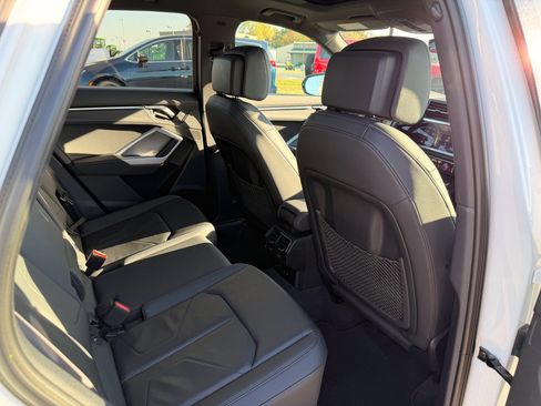 Used 2023 Audi Q3 2.0T Premium image 17