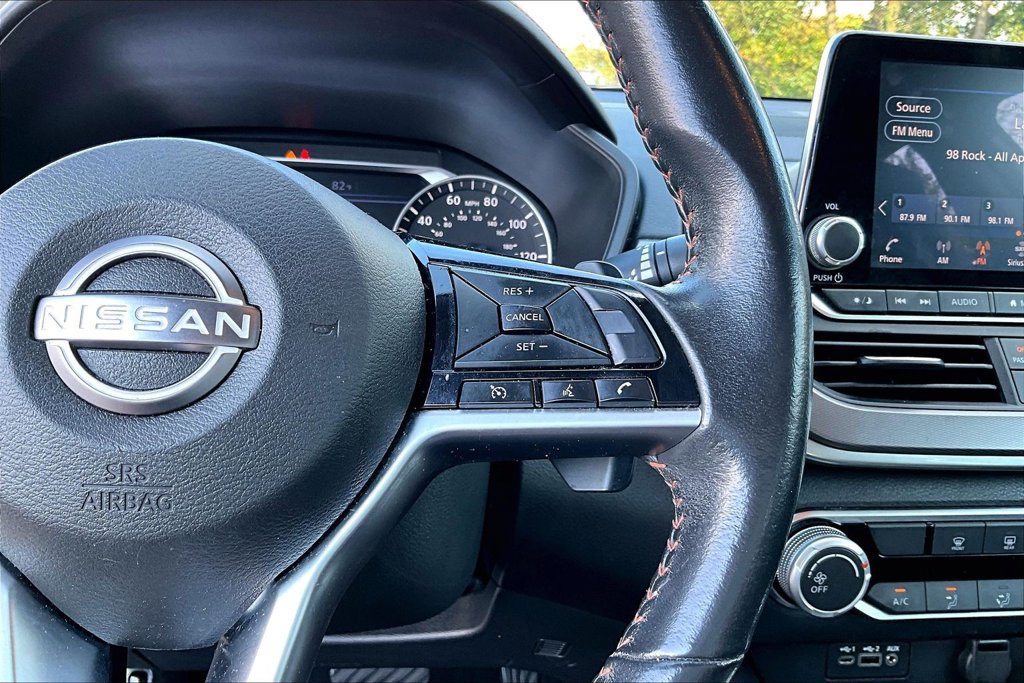 Used 2024 Nissan Altima 2.5 SR FWD image 14