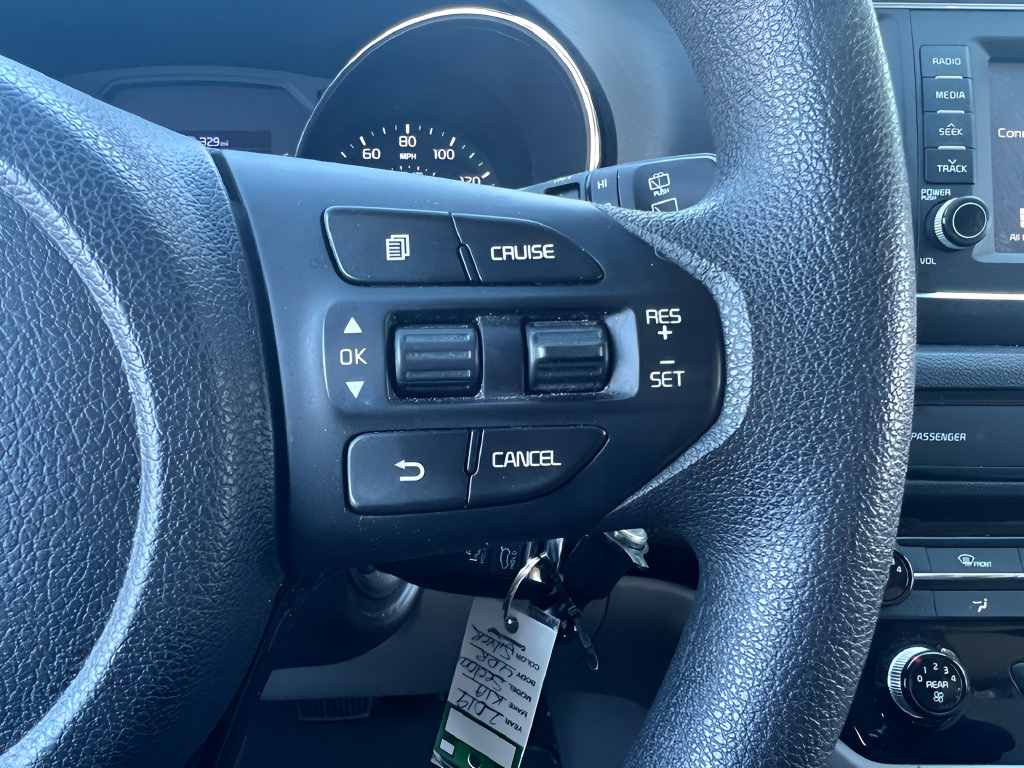 Used 2019 Kia Sedona LX FWD image 22