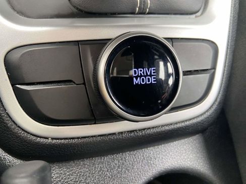 Certified 2023 Hyundai Venue SEL w/ Cargo Package image 25