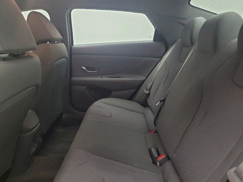 Used 2024 Hyundai Elantra SE FWD image 18