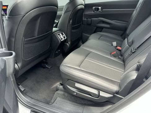 Used 2023 Kia Sorento S w/ Panoramic Sunroof Package FWD image 15