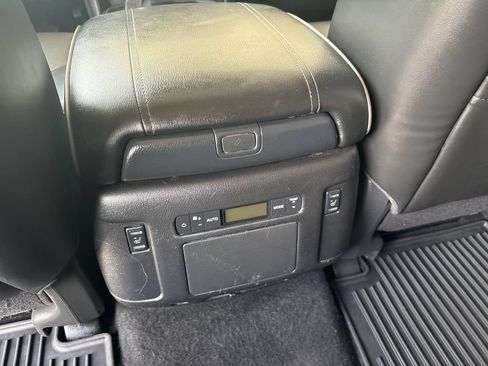 Used 2023 Nissan Armada Platinum w/ Captain's Chairs Package RWD image 22