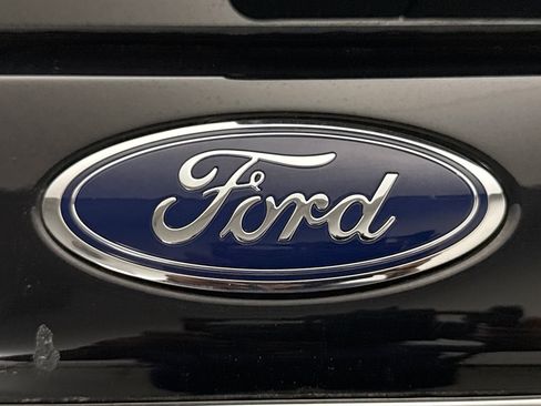 Used 2020 Ford Explorer Platinum w/ Premium Technology Package AWD/4WD image 3