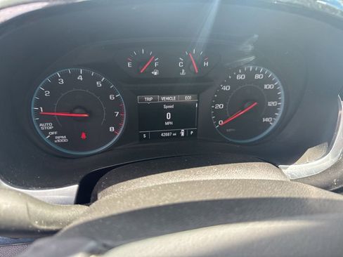 Used 2021 Chevrolet Traverse LT FWD image 18