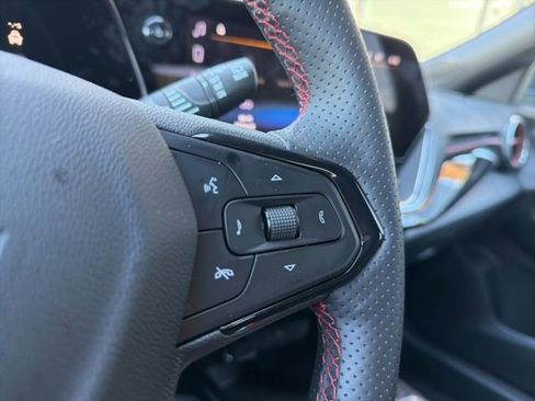 Used 2025 Chevrolet Trax RS image 24