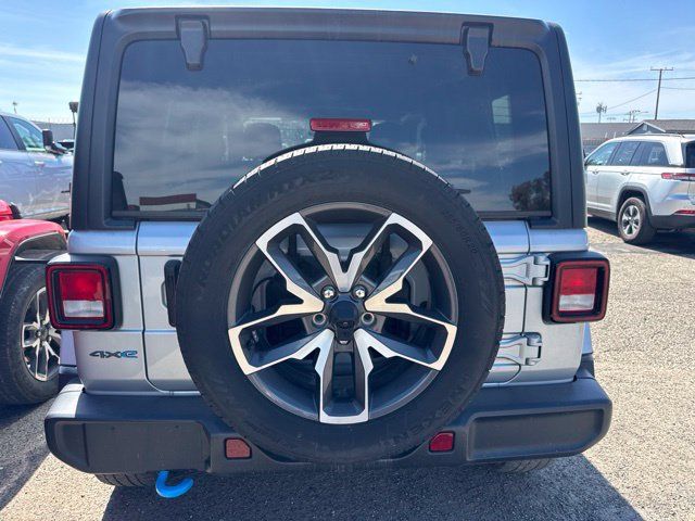 Used 2024 Jeep Wrangler Unlimited w/ Convenience Group AWD/4WD image 6