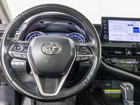 Used 2021 Toyota Camry XLE FWD image 30