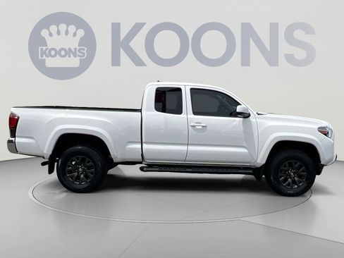 Used 2021 Toyota Tacoma SR5 RWD image 12