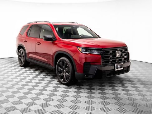 Certified 2026 Honda Pilot Black Edition image 9