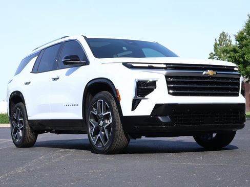 New 2026 Chevrolet Traverse High Country w/ LPO, Floor Liner Package AWD/4WD image 1