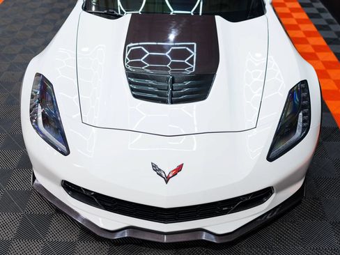 Used 2017 Chevrolet Corvette Z06 RWD image 11