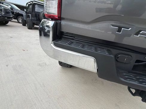 Used 2017 Toyota Tacoma TRD Off-Road w/ Tow Package (A/T) AWD/4WD image 12