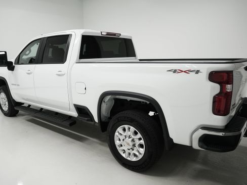 Used 2021 Chevrolet Silverado 2500 LT w/ Fleet Comfort Package image 5